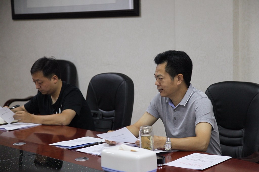 向北海专委一行到鹤峰县法院督导检查扫黑除恶专项斗争工作 (2).jpg